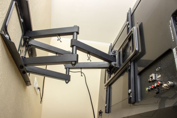 Outdoor TV Bracket Install